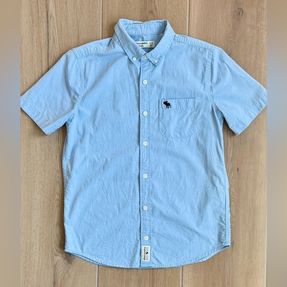 Abercrombie Kids Light Blue Short-Sleeve Button-Down Shirt Size 11/12
